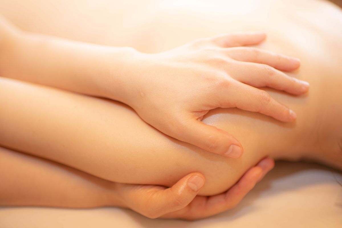 エサレンマッサージ＆ボディワーク90分-ordermade all hand treatment