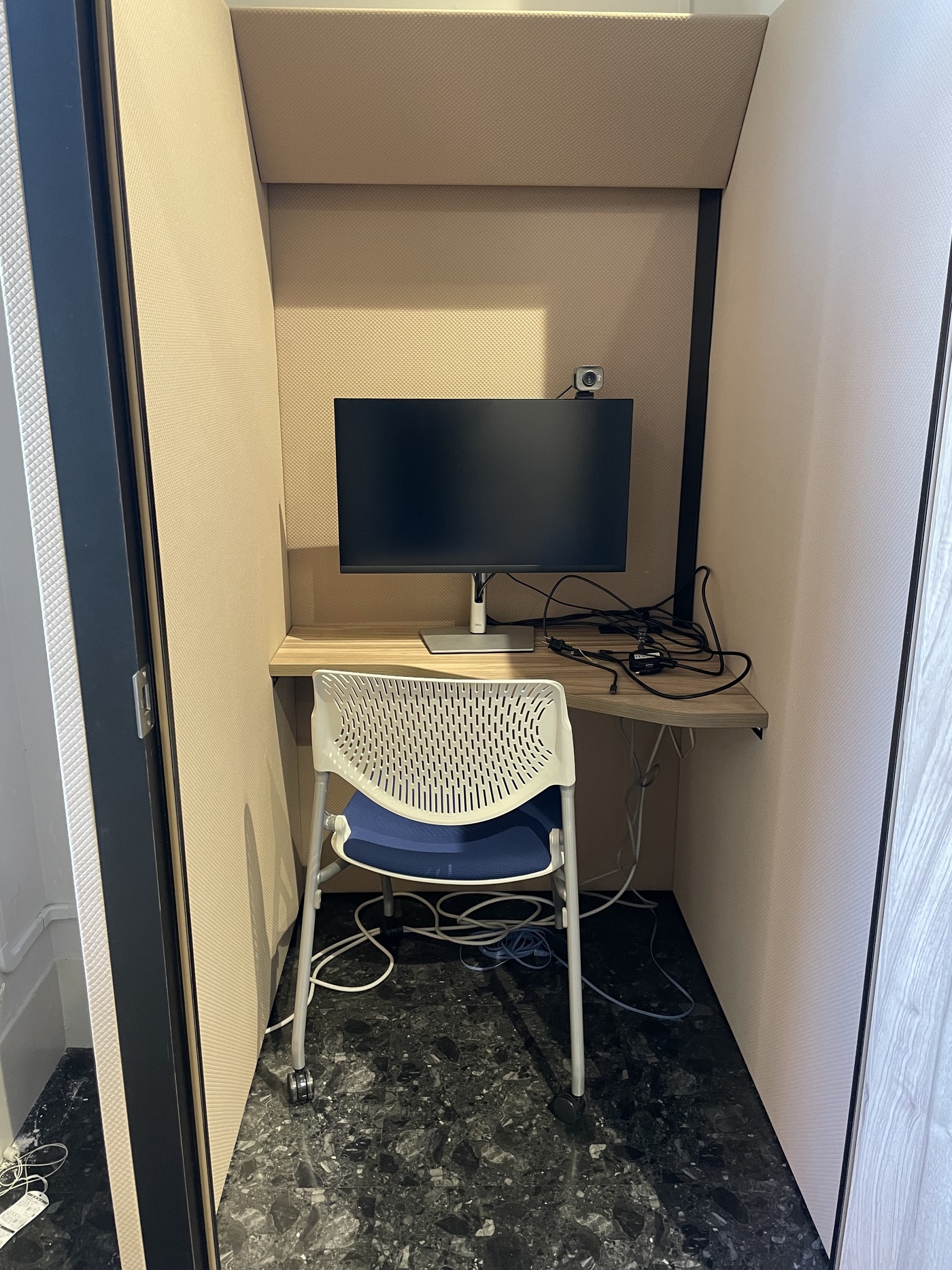 N310 Lounge Conbox C-東京大学IRCN