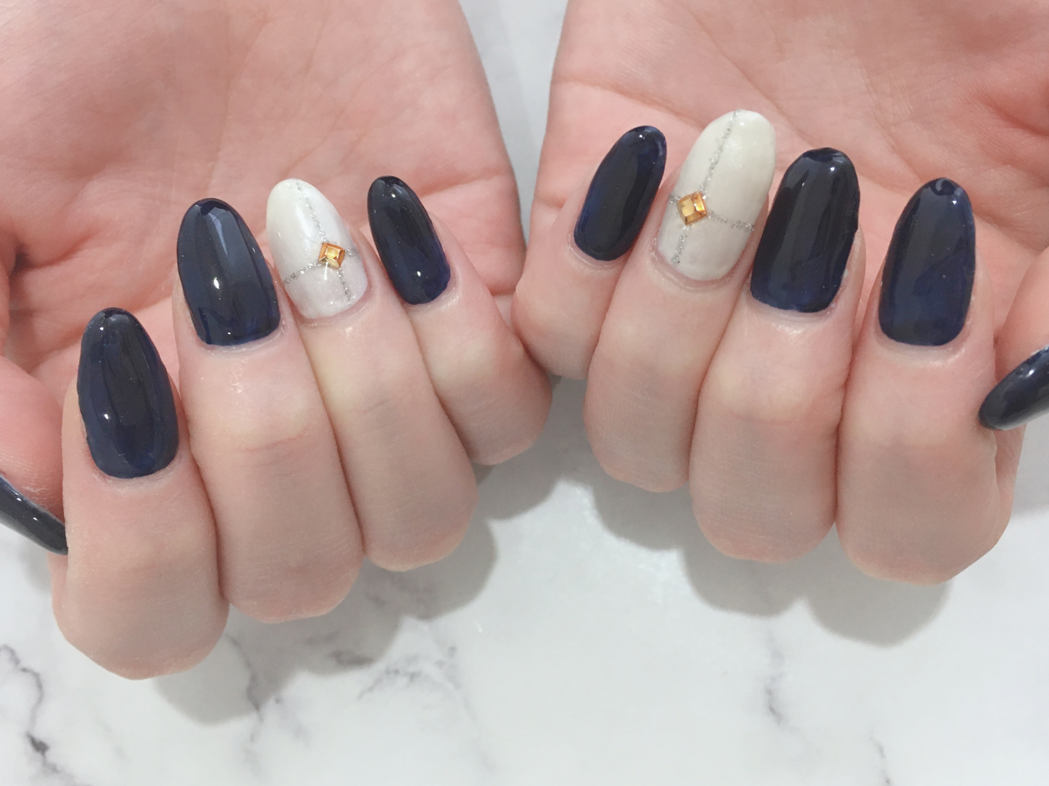 ハンドジェルネイル ワンカラー ラメグラ 定額アート2本付 ネイルの予約はこちら